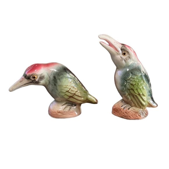 Vintage Hand-Painted Porcelain Woodpecker Salt & Pepper Shakers - Picture 1 of 4